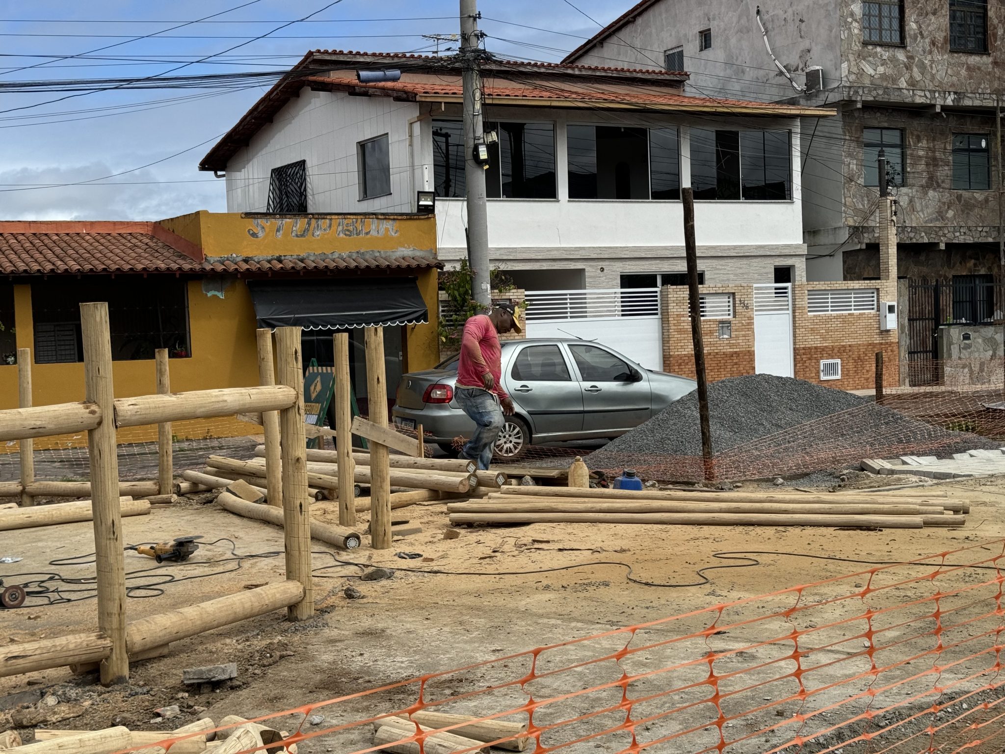 Simões Filho inicia requalificação de praça com foco em acessibilidade, lazer e sustentabilidade