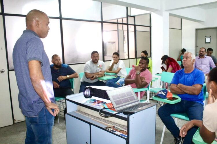 Qualifica Empreendedor: Prefeitura promoveu palestra sobre Manejo Sanitário dos Equinos