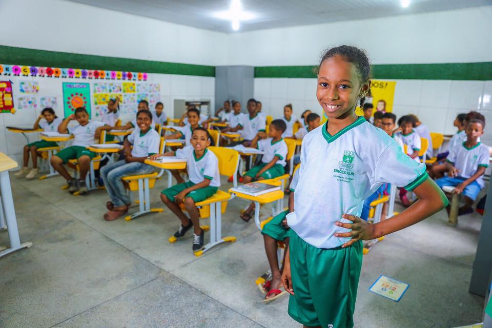 Simões Filho avança na construção do Plano de Ação da Educação 2025/2028