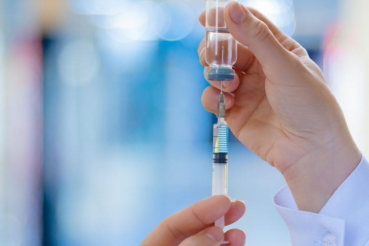 Simões Filho realiza Dia D de vacinação contra a Influenza