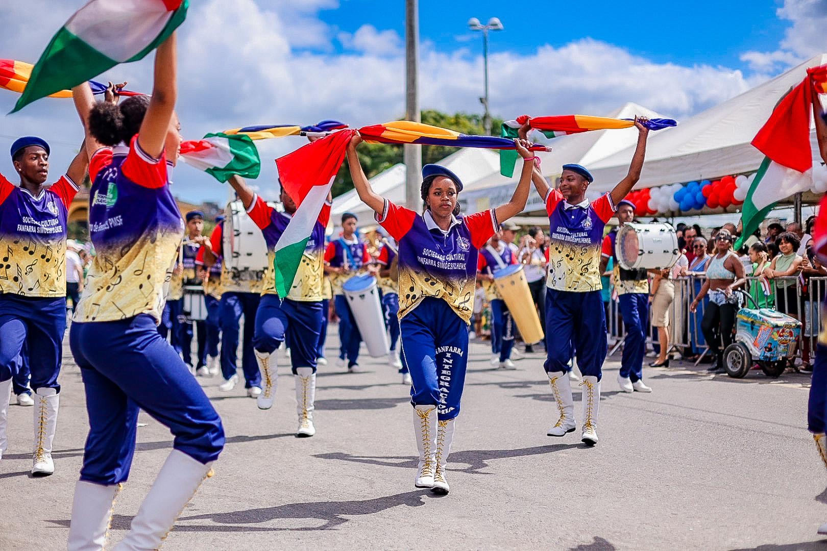 Comunidade celebra cultura e história na passagem do Fogo Simbólico em Simões Filho