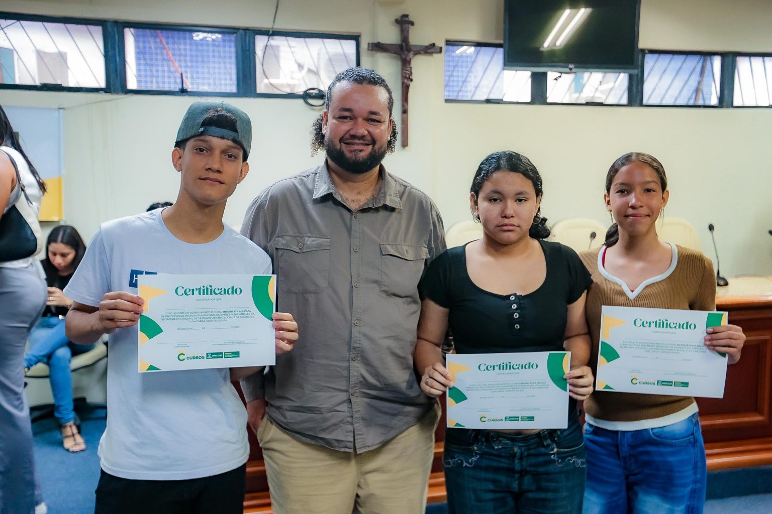 Prefeitura realiza Certificação dos alunos da Central de Cursos