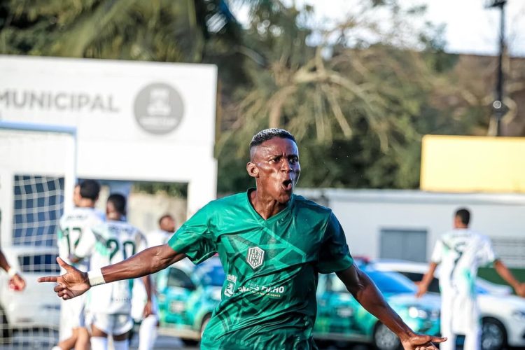 Atacante Anderson Pato, revelado em Simões Filho, é contratado pelo Esporte Clube Vitória