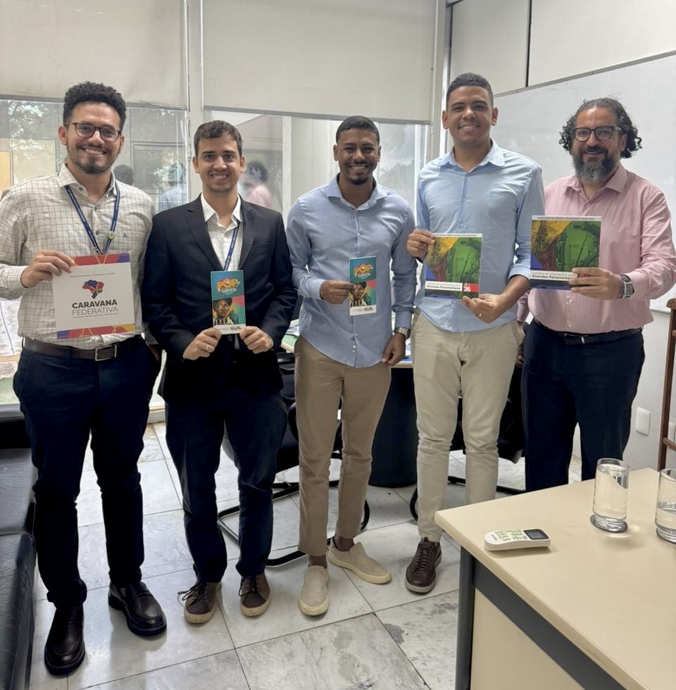 Representantes da Secretaria de Juventude de Simões Filho cumprem agenda institucional em Brasília